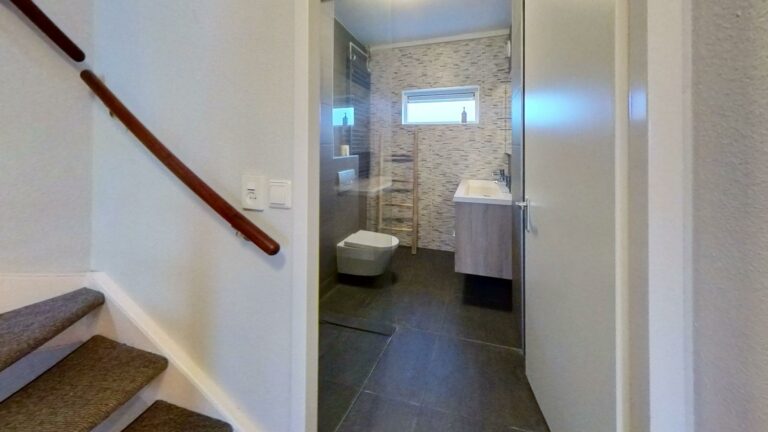 Woning-in-Hillegom-Bathroom